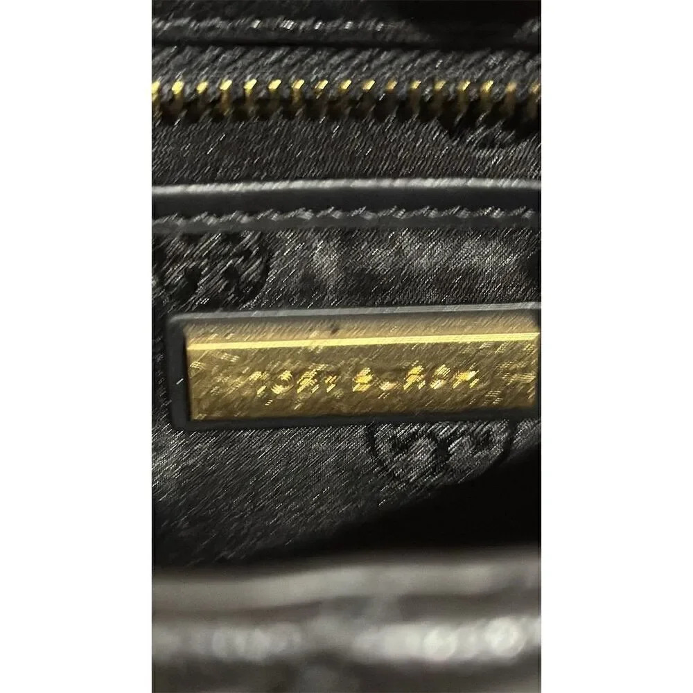 Tory Burch Willa Quilted Leather Shoulder Bag Black Gold Hardware - EUC)